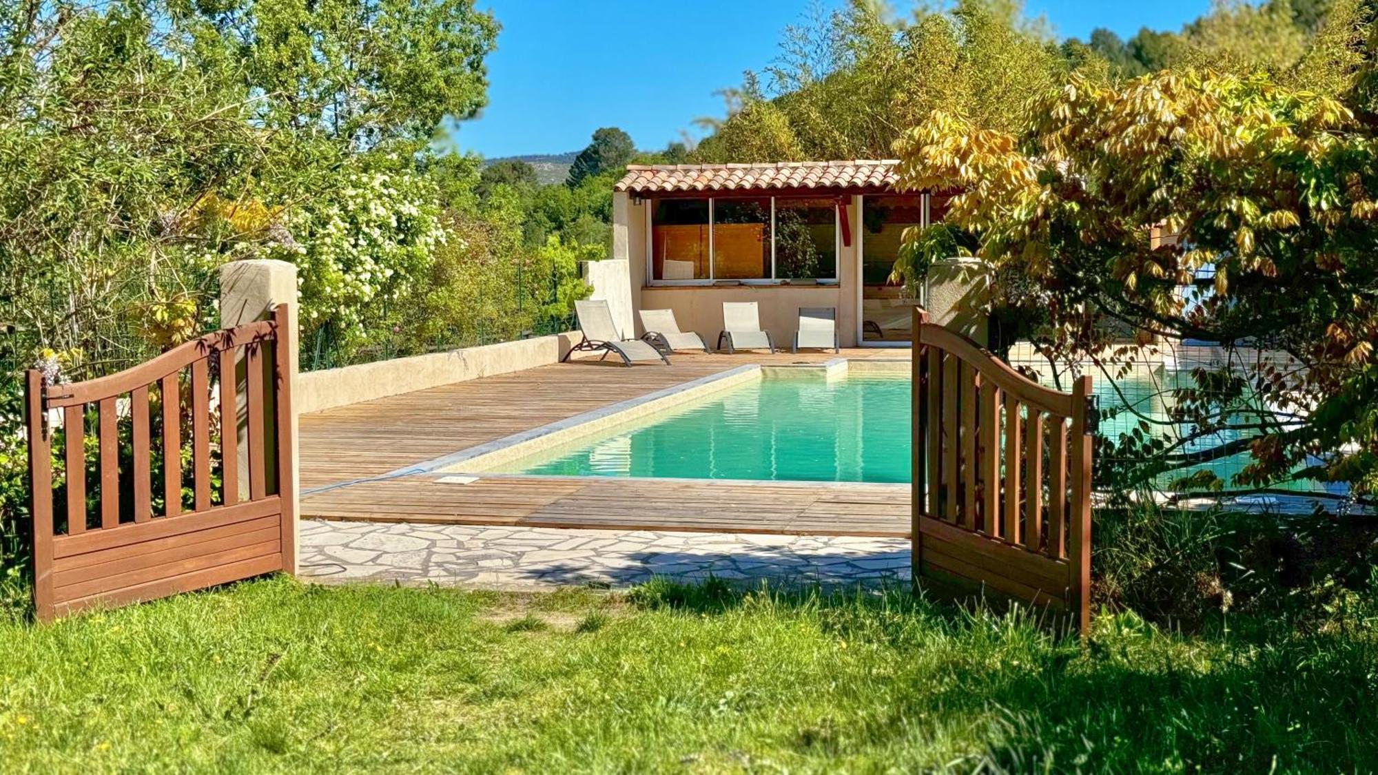 Gite Classe 3* Dans Magnifique Bastide Provencale Auriol Exterior foto